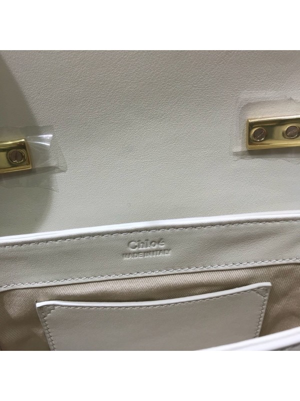 Chloé C Shoulder Bags