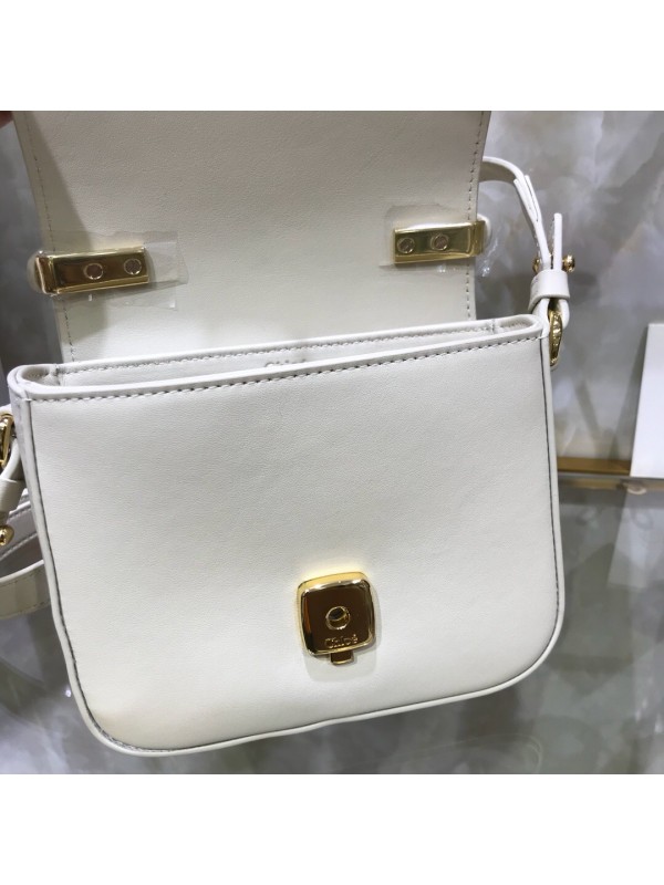 Chloé C Shoulder Bags