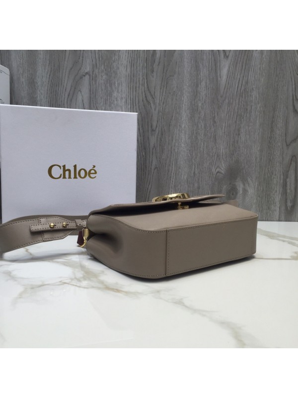 Chloé C Shoulder Bags