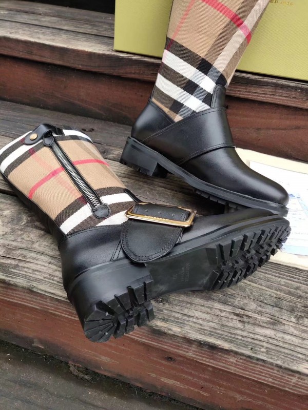 Burberry boot