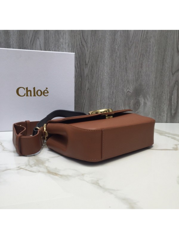 Chloé C Shoulder Bags