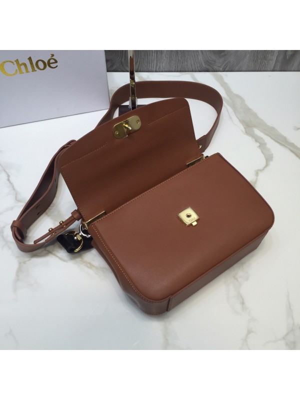 Chloé C Shoulder Bags