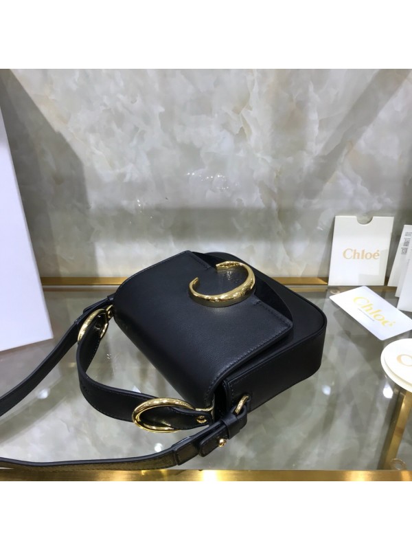 Chloé C Shoulder Bags