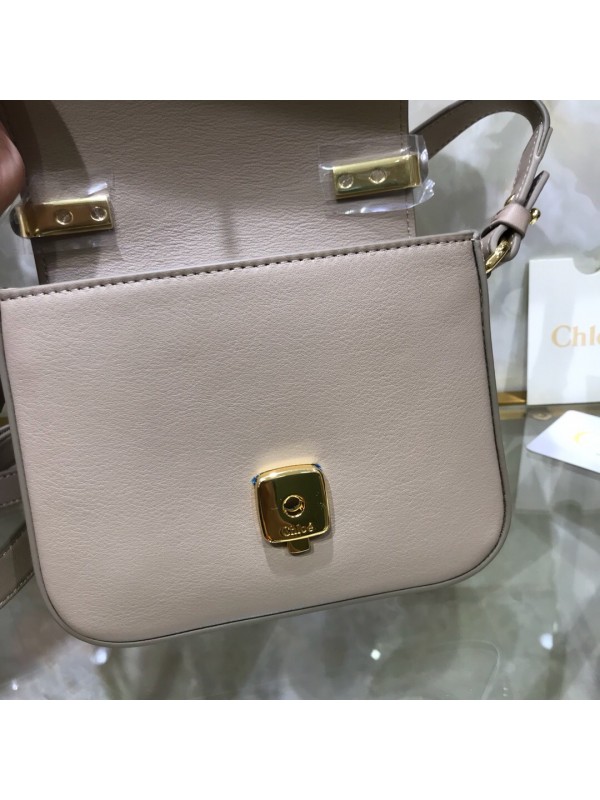 Chloé C Shoulder Bags