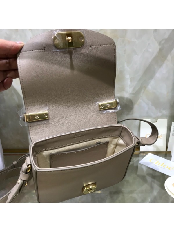 Chloé C Shoulder Bags