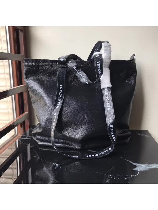 Balenciaga Carry Tote