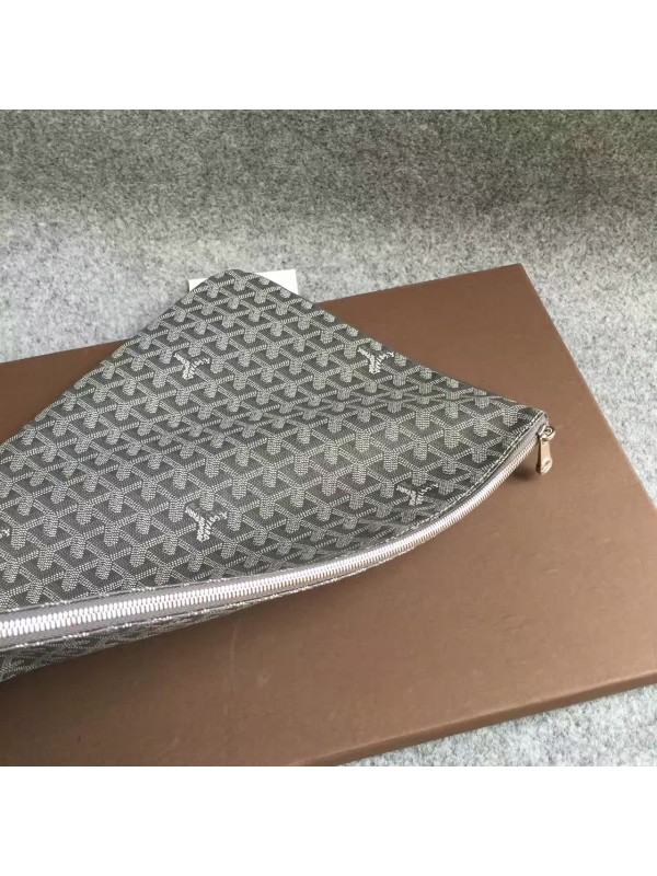 Goyard Clutch