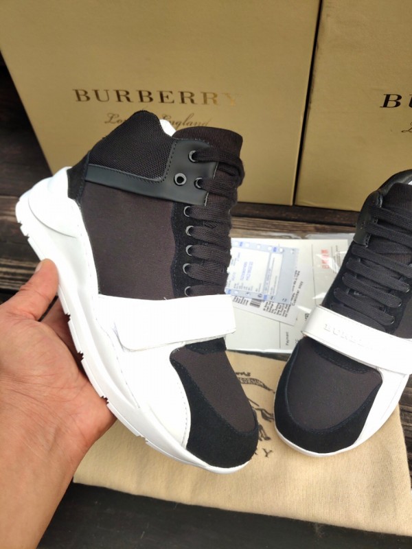 Burberry boot